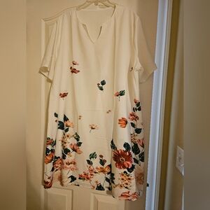 NWOT short sleeve floral bottom dress size 2x